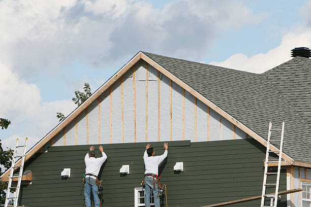 Professional Siding technician working in Clayton, NJ